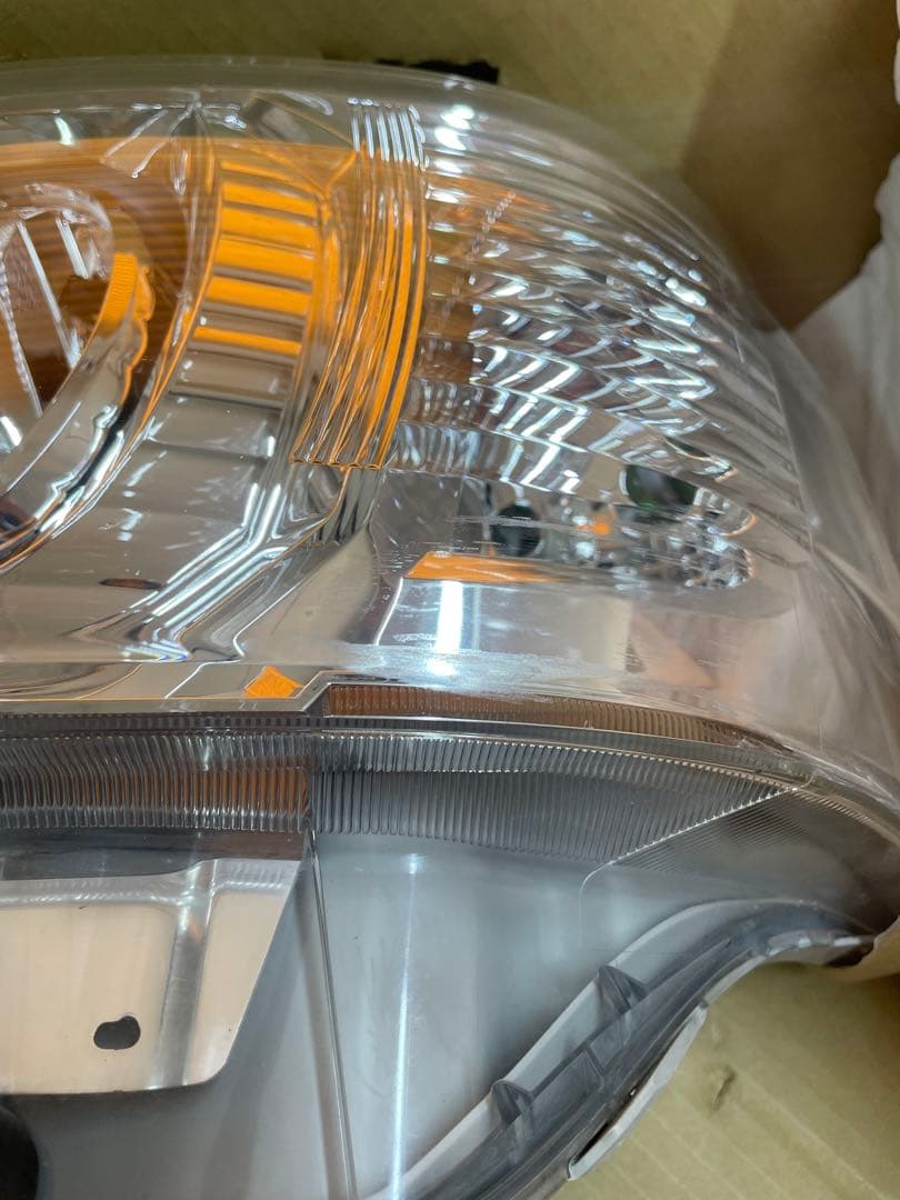 シ*ル様 ハイエース　コミューター　200系　7型　左ヘッドライト　GDH223