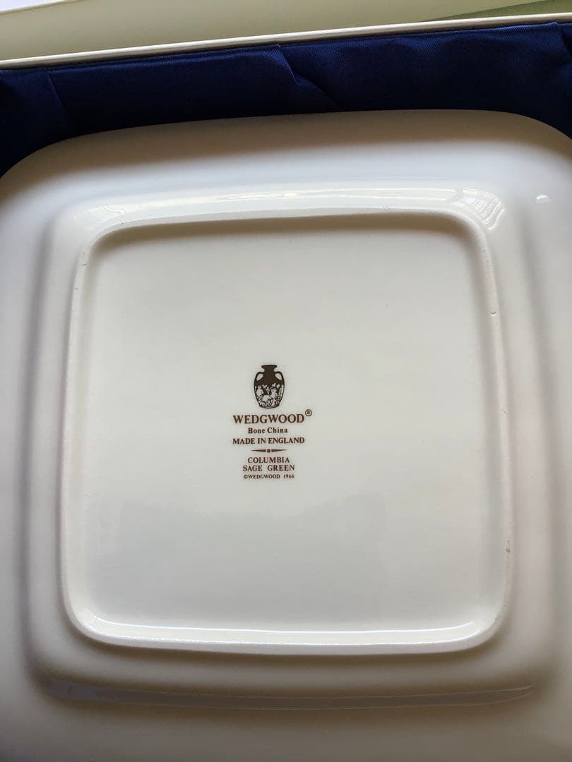  ウェッジウッド　コロンビアセージグリーン　B&Bプレート　黒壺