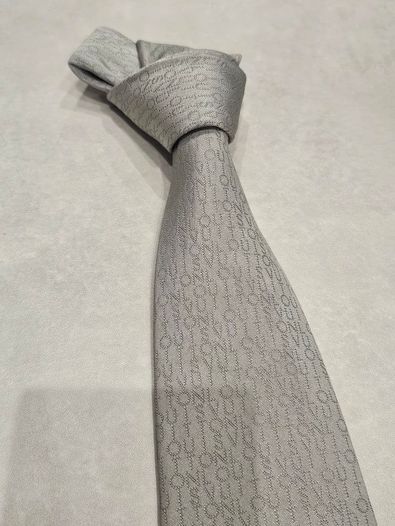 Louis Vuitton グレー ネクタイ