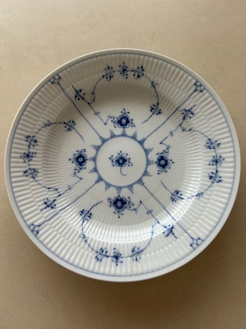 ロイヤルコペンハーゲン　ブルーフルーテッドディーププレート　25cm リム付?