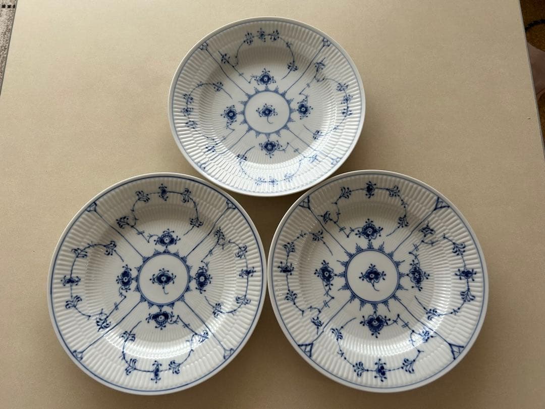 ロイヤルコペンハーゲン　ブルーフルーテッドディーププレート　25cm リム付?