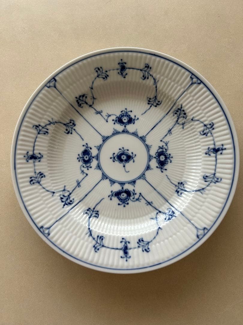 ロイヤルコペンハーゲン　ブルーフルーテッドディーププレート　25cm リム付?