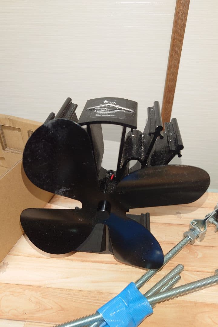 マウントスミ オーラ系用 新品と中古煙突色々と水タンクとストーブファン他