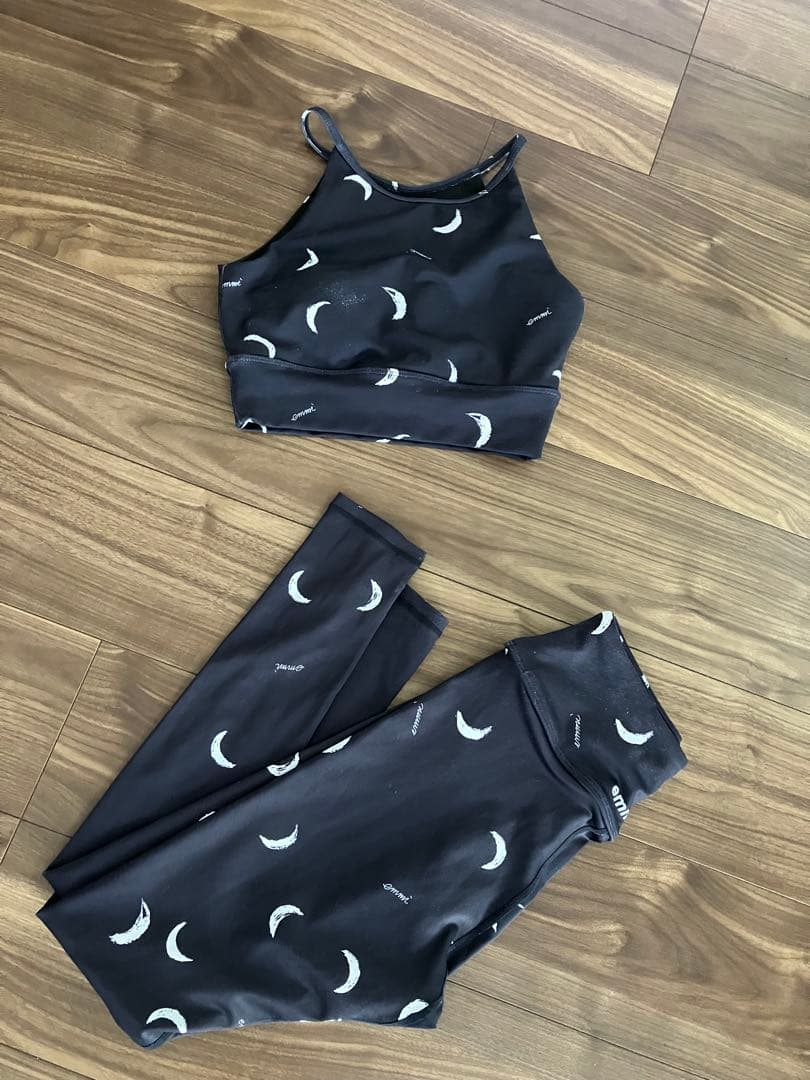 emmiヨガ上下セット