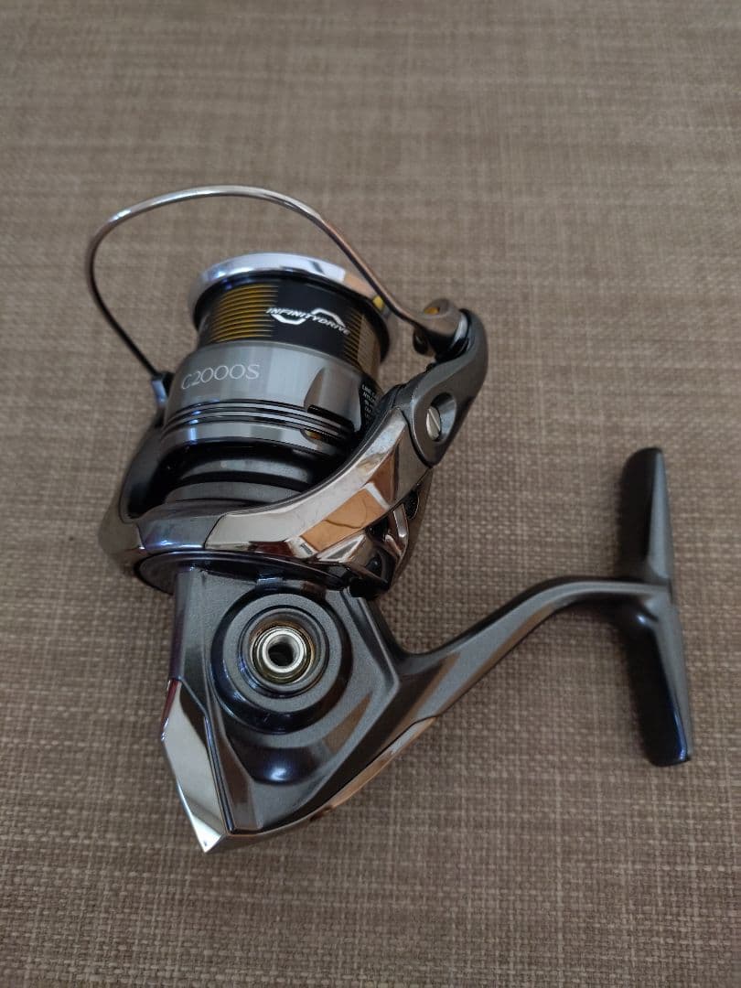 新品 シマノ SHIMANO スピニングリール 24 ツインパワー C2000