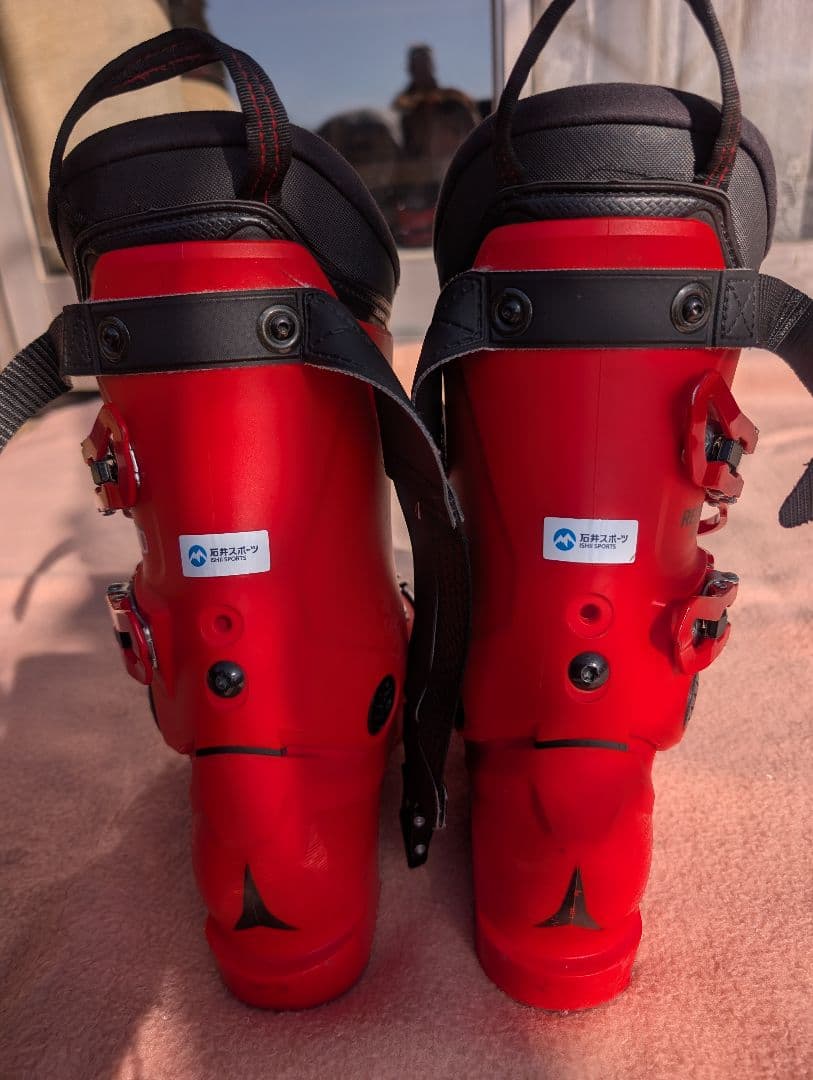 ATOMIC スキーブーツ レッド