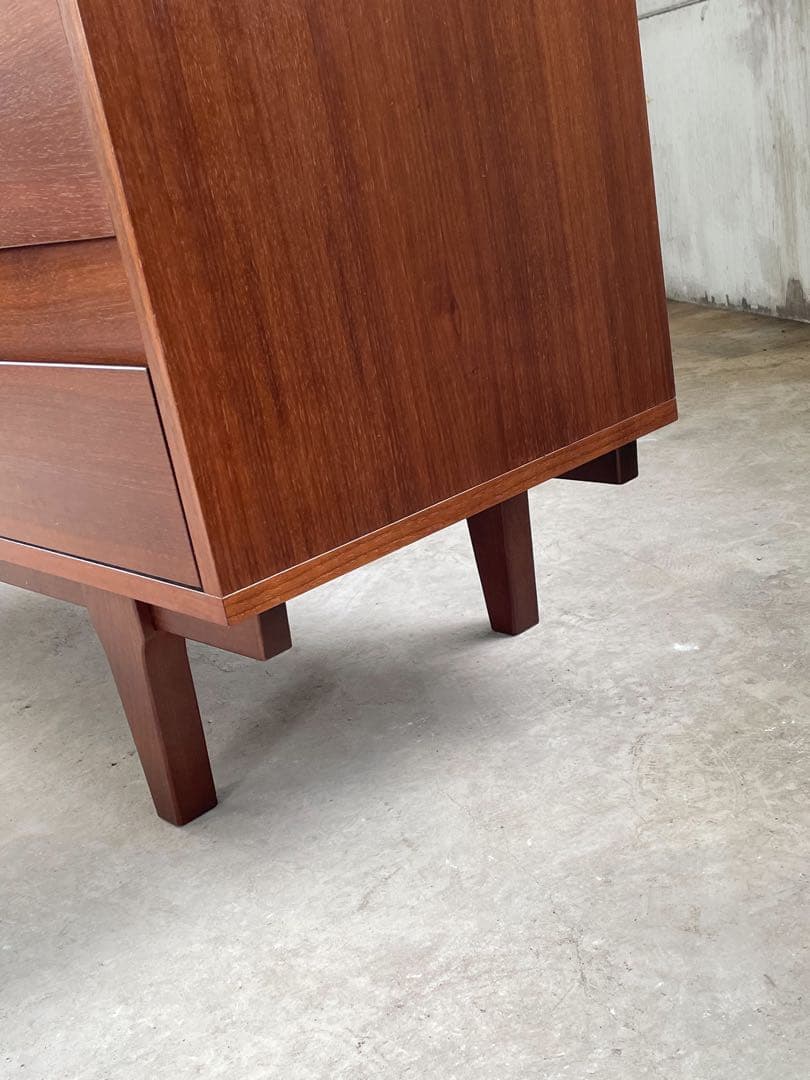 北欧　人気のチェスト　サイドボード　無垢材