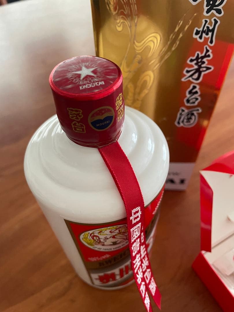 貴州茅台酒　アルコール53% 500ml 箱付マオタイ酒 2024年