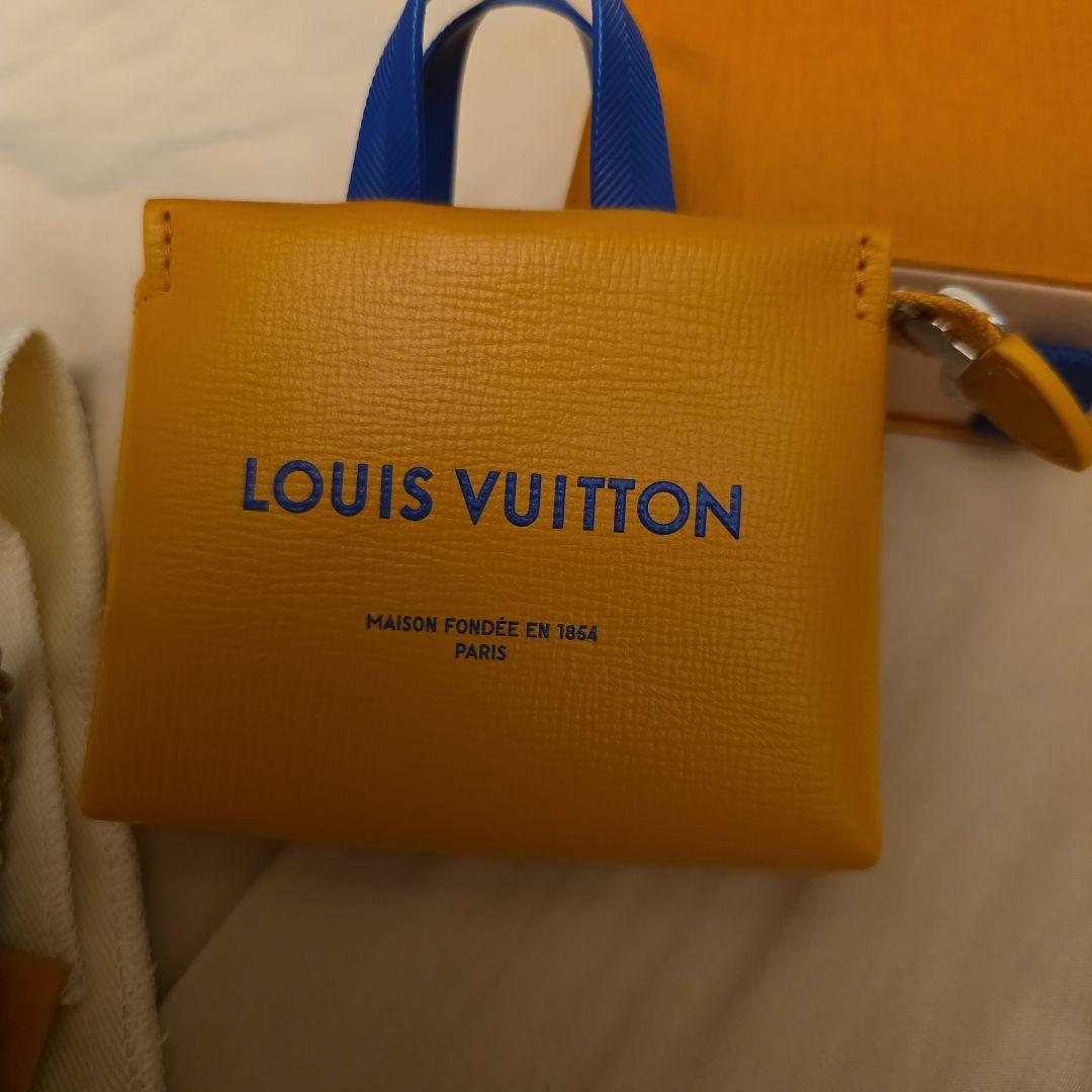 ルイヴィトンバックチャーム