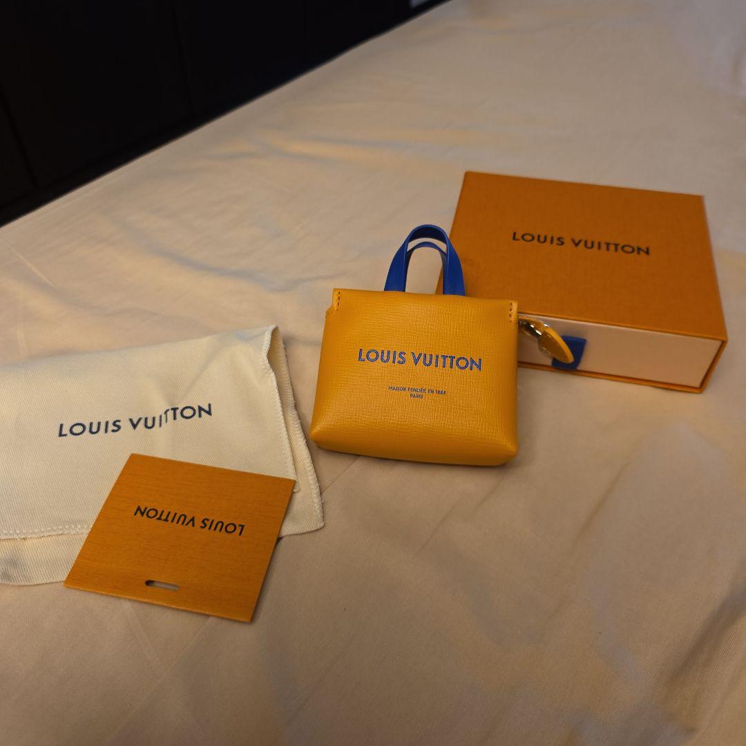 ルイヴィトンバックチャーム