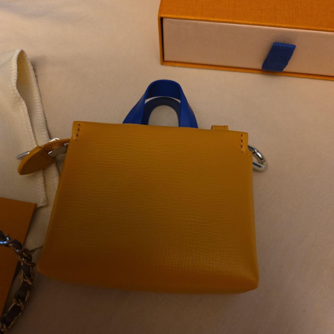 ルイヴィトンバックチャーム