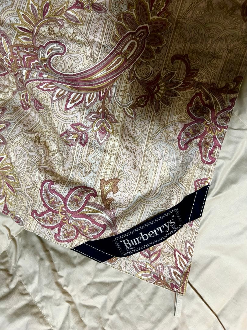 新品　バーバリー　羽毛布団　ダウン70%　日本製　西川産業　ベージュ系