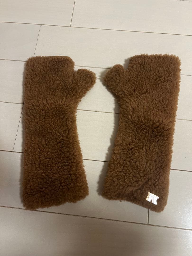 マックスマーラブラウンの指なし手袋 フリースとニット