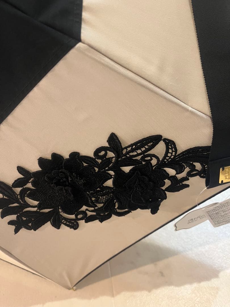 アシーナニューヨーク / Amelia Lace フラワーレース付き 日傘