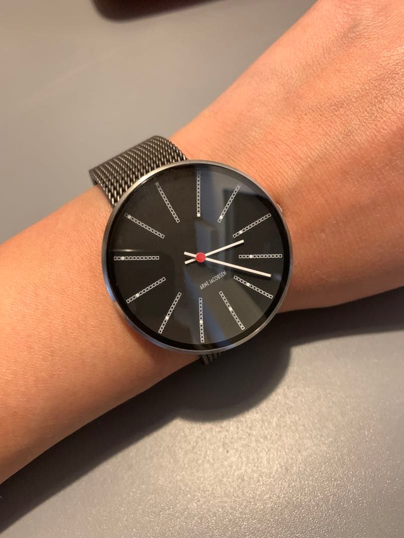 ARNE JACOBSEN ブラックメッシュウォッチ