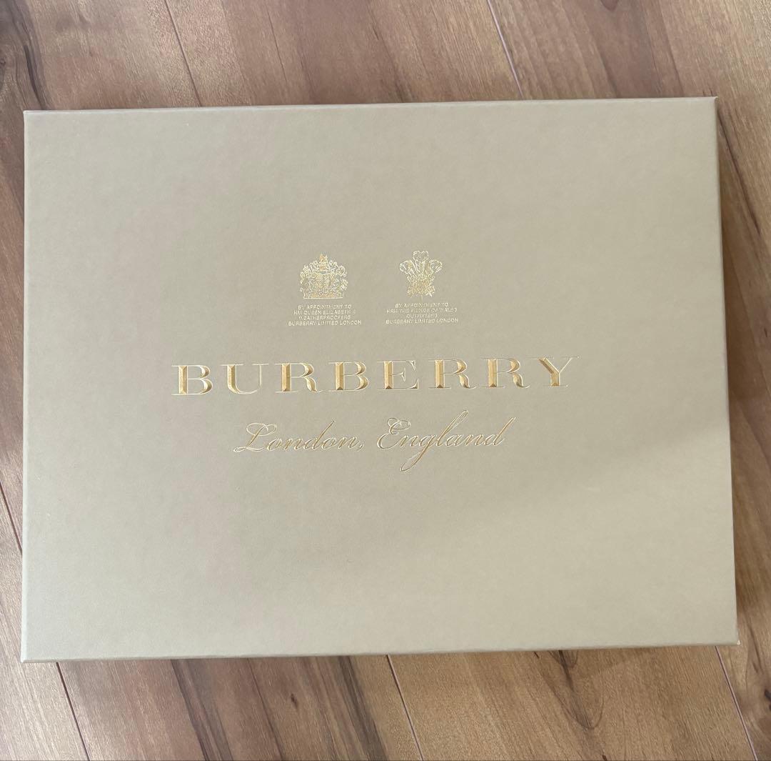 タグ付き新品　スコットランド製　カシミヤ100% マフラーBURBERRY