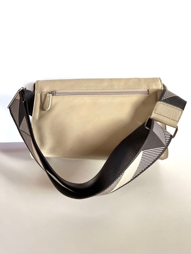 ear PAPILLONNERイアパピヨネ 柄ワイドテープショルダーバッグ 本革