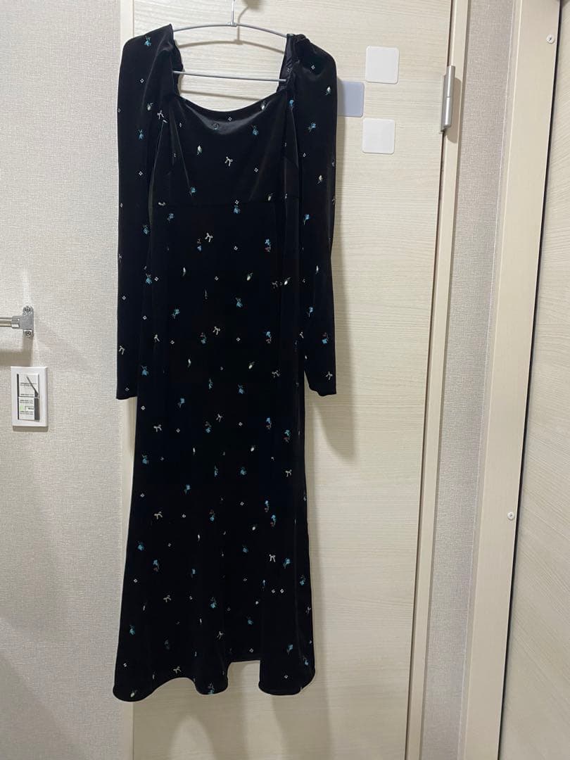 ★美品★3時間以内発送 FRAY I.D ベロアナローワンピース　ブラック