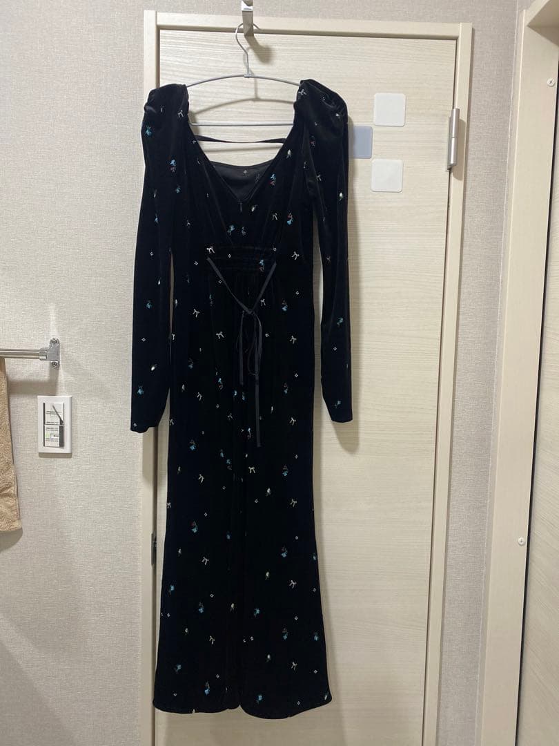 ★美品★3時間以内発送 FRAY I.D ベロアナローワンピース　ブラック