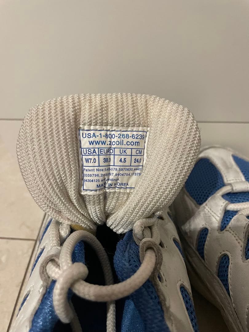 z-coil スニーカー