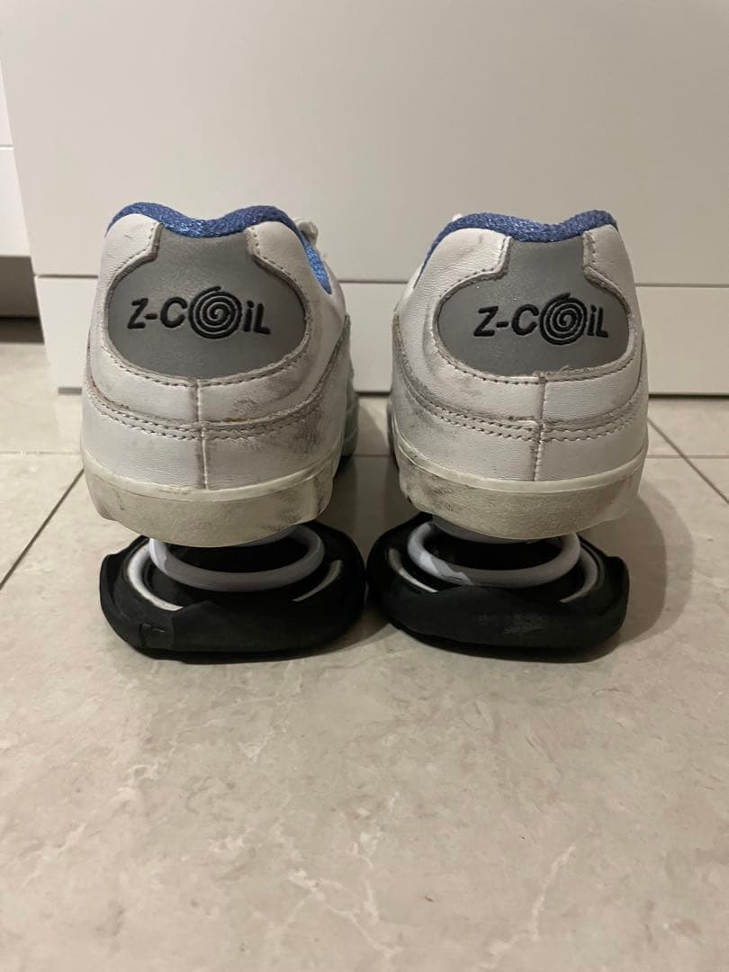 z-coil スニーカー