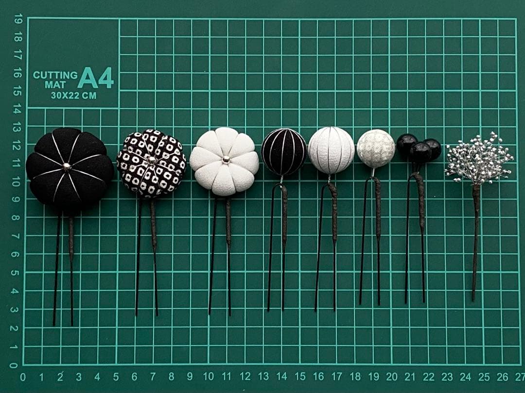 No.98 つまみ細工髪飾り成人式髪飾り卒業式髪飾り 七五三髪飾り 玉かんざし