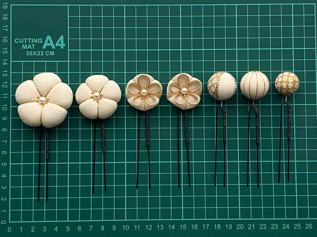 No.98 つまみ細工髪飾り成人式髪飾り卒業式髪飾り 七五三髪飾り 玉かんざし