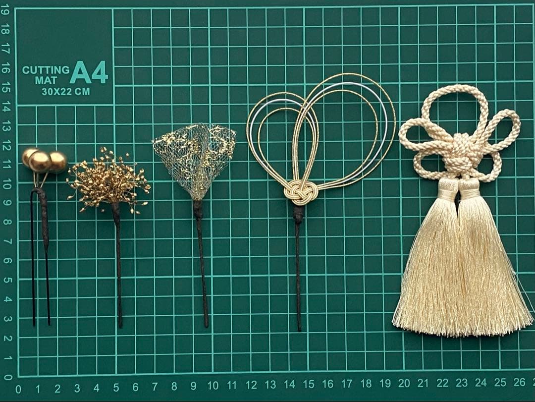 No.98 つまみ細工髪飾り成人式髪飾り卒業式髪飾り 七五三髪飾り 玉かんざし