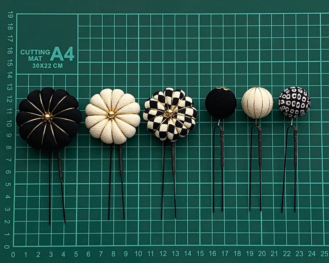 No.98 つまみ細工髪飾り成人式髪飾り卒業式髪飾り 七五三髪飾り 玉かんざし