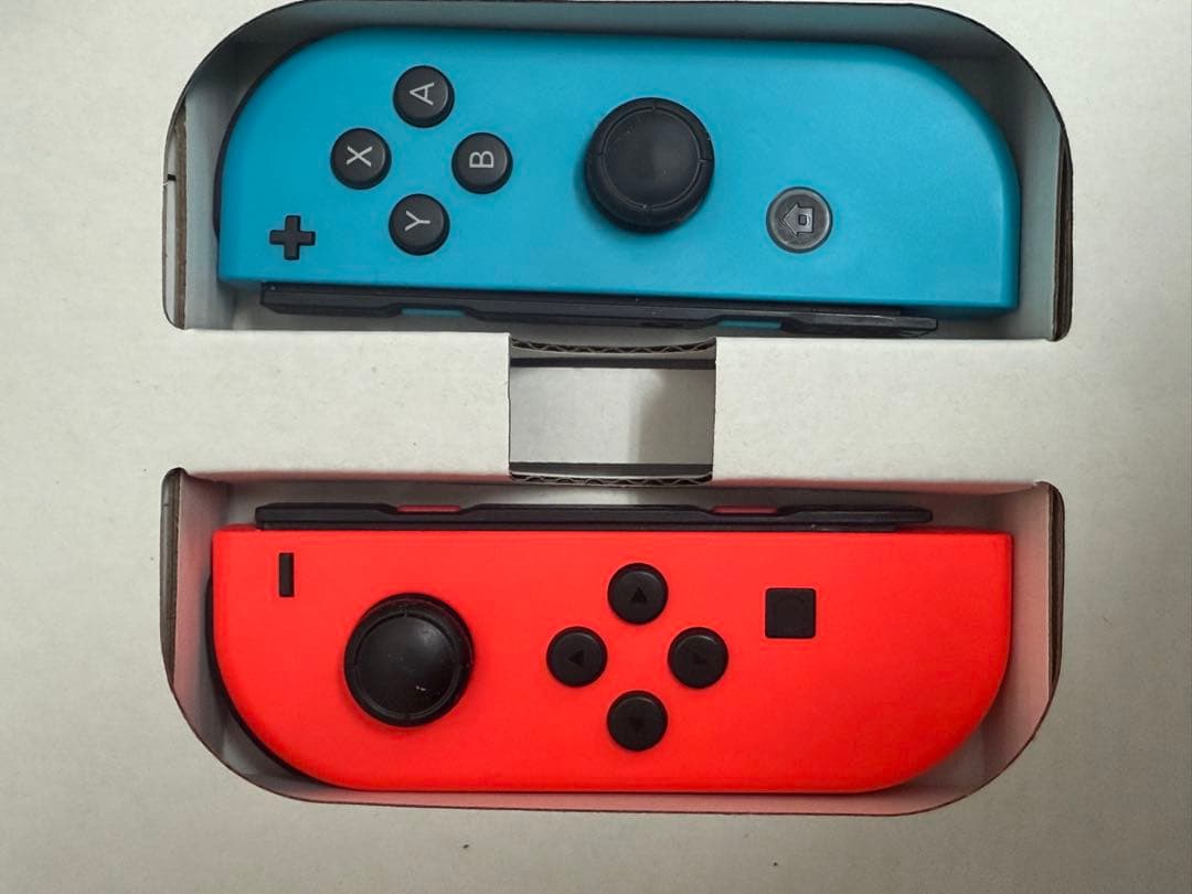 【送料込み】通電確認済み★任天堂　switch Nintendo