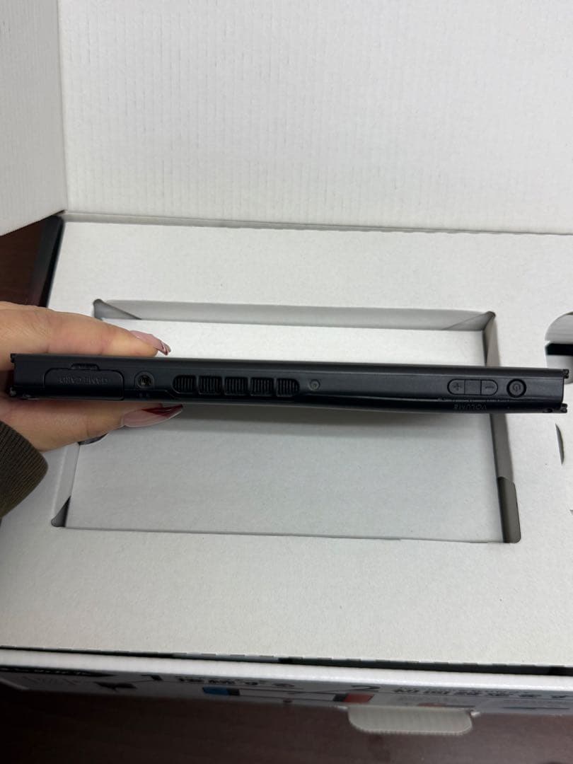 【送料込み】通電確認済み★任天堂　switch Nintendo