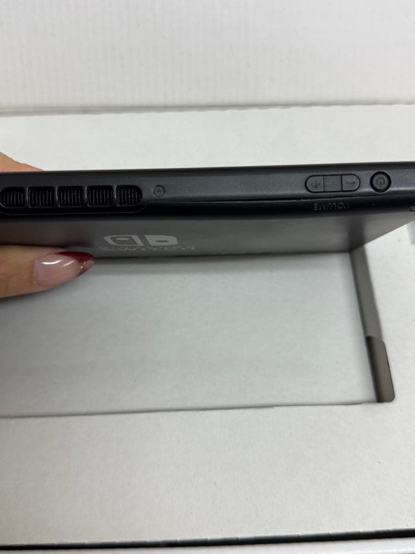 【送料込み】通電確認済み★任天堂　switch Nintendo