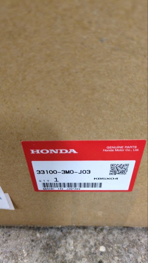 ベゼルヘッドランプassy右