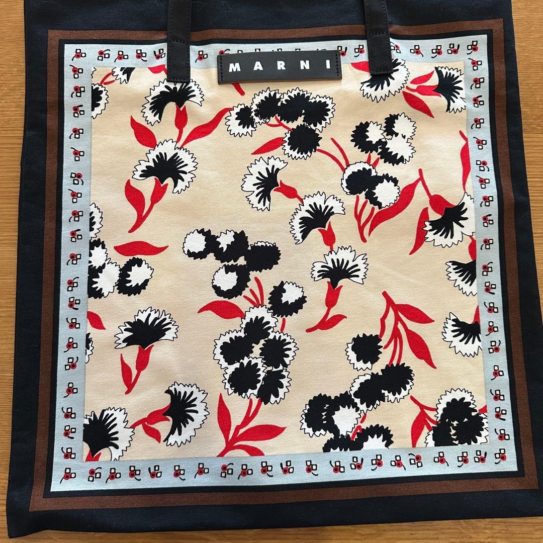 MARNI☆マルニフラワーカフェ　バンダナトート
