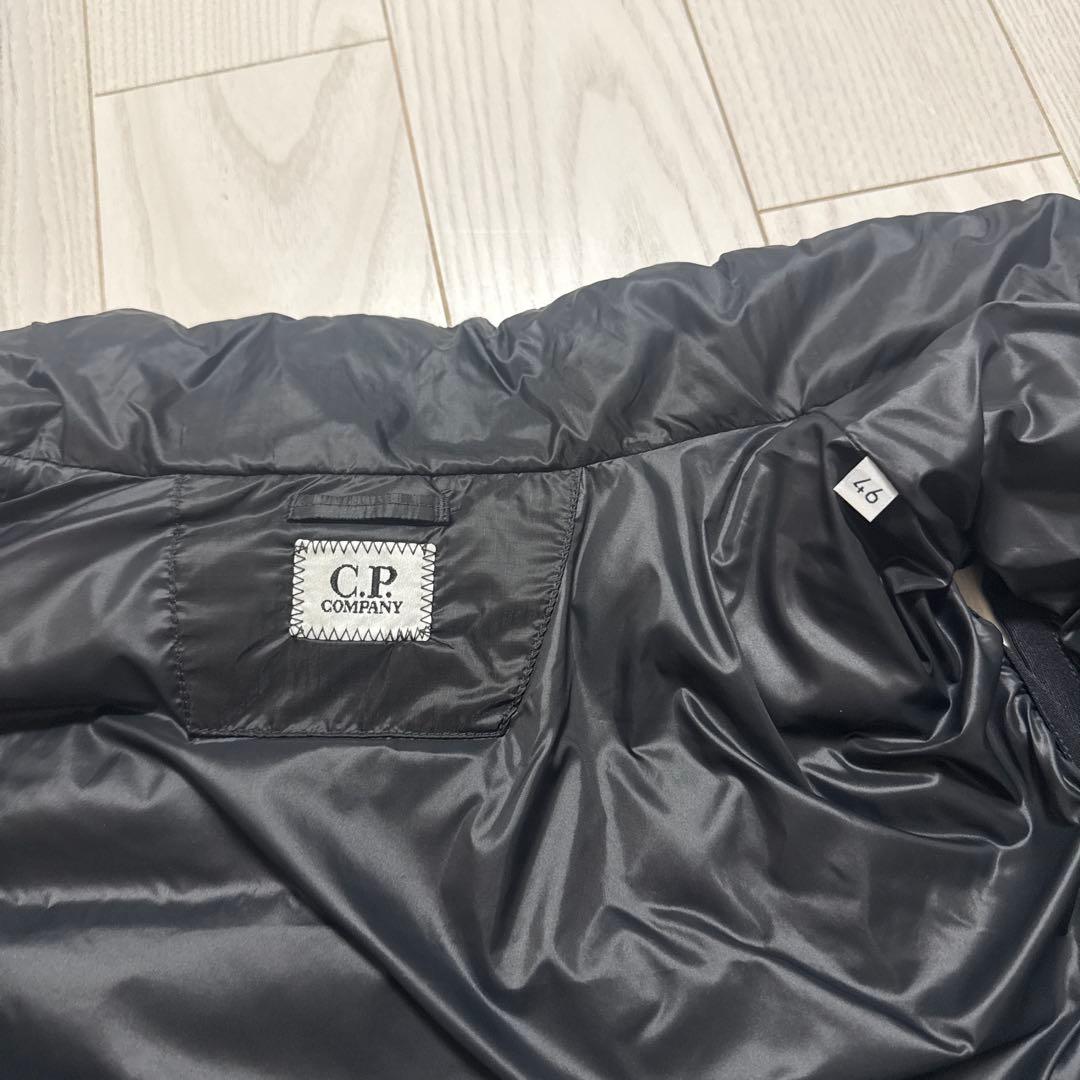 新品レア商品　C.P.COMPANY シーピーカンパニーダウン ベスト ブラック