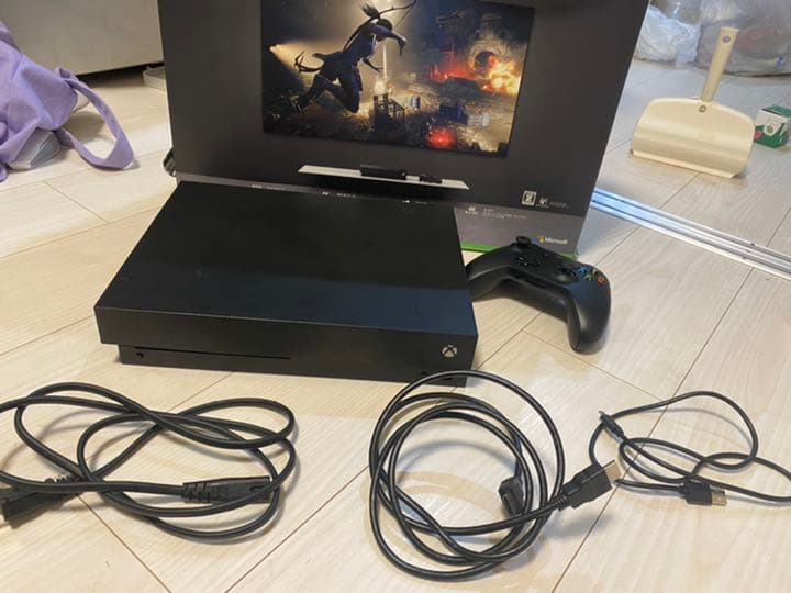 X BOX ONE X ゲーム本体+コントローラー2個