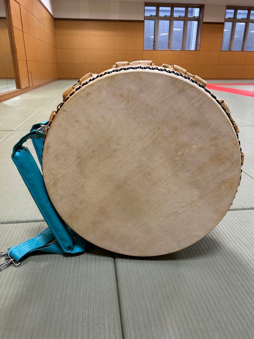 川田太鼓　2尺平太鼓　青色担ぎストラップ付き　※お値下げしました。