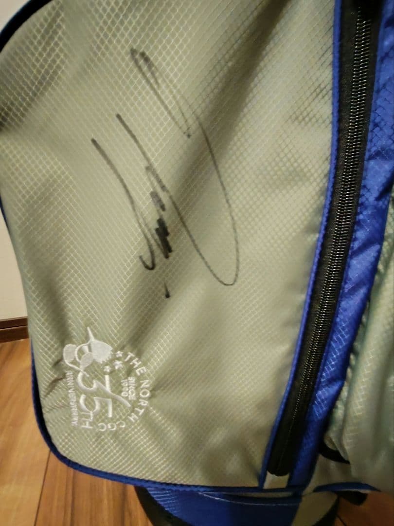 クリスマスセールお値下げしました❣石川　遼　サイン入り　ゴルフバック