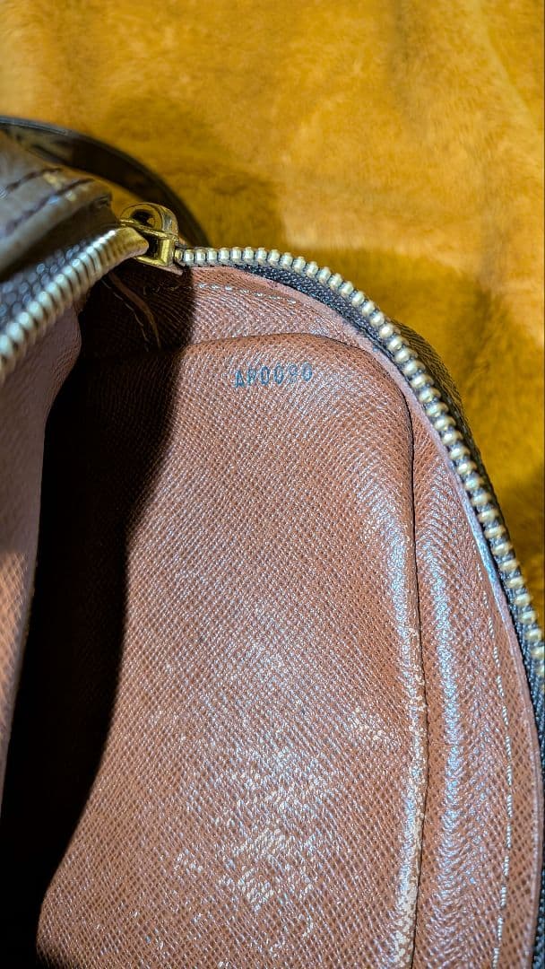 Louis Vuitton ショルダーバッグ　アマゾン