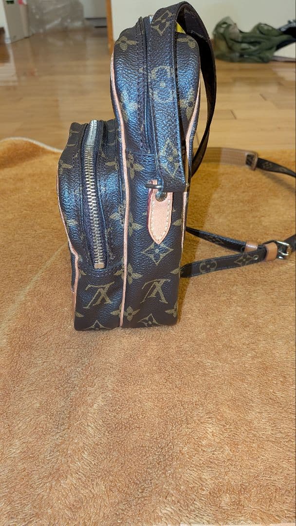 Louis Vuitton ショルダーバッグ　アマゾン