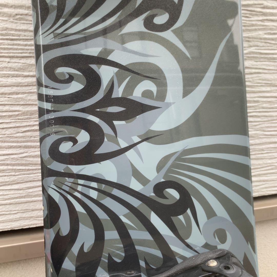 スノーボード スノボー ウィンタースポーツ 黒白デザイン バインディング付き