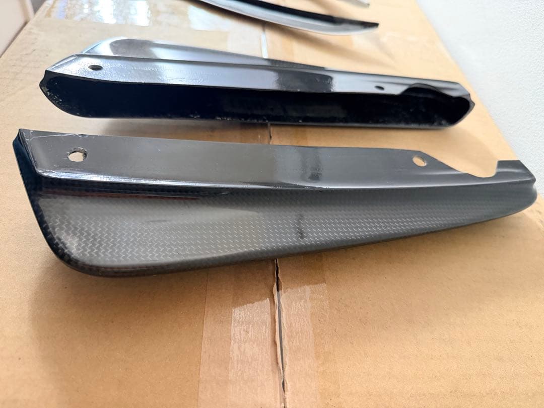 サイドスカートエクステンション ブラックカーボン　プリウス30リア用です