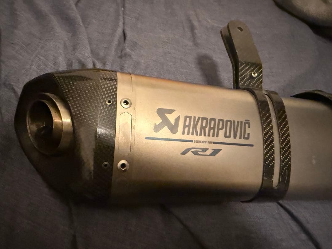 YZF-R1 2015～ AKRAPOVIC マフラー呑みの販売可,値段交渉可