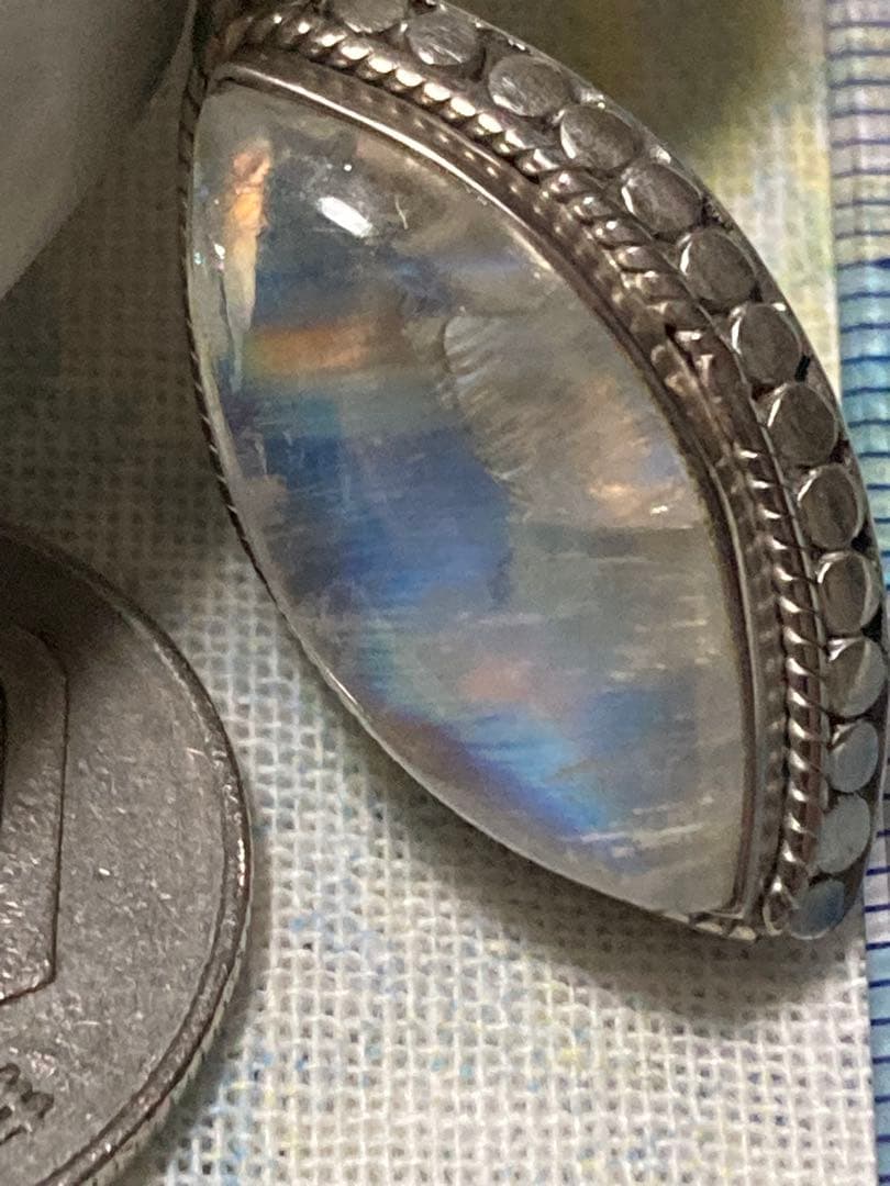 X*n様 【定価5万円】天然 レインボームーンストーン 大粒 ペンダントトップ