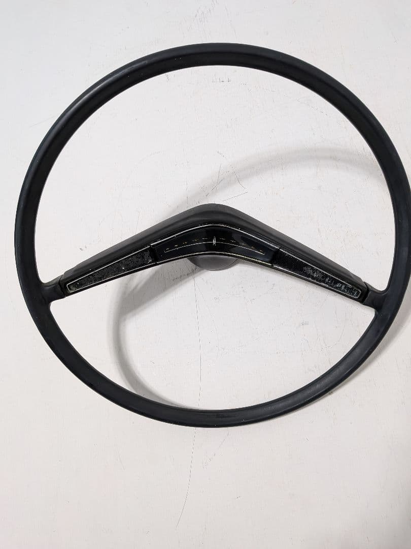 プリンス日産グロリア タテグロ スポーティー ハンドル 黒 ボルト式