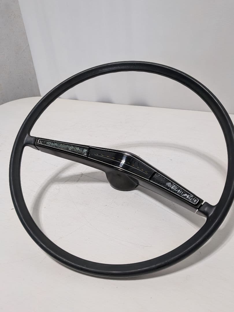 プリンス日産グロリア タテグロ スポーティー ハンドル 黒 ボルト式