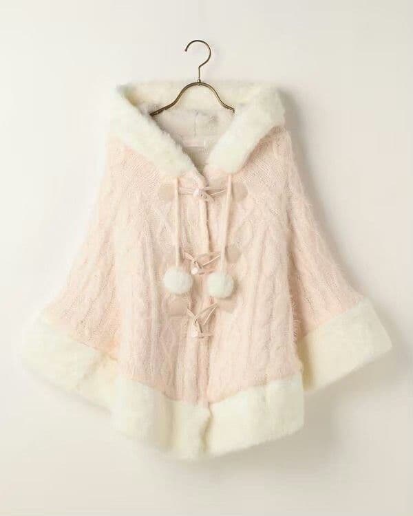 Y*i様 【激レアプレミアム品】LIZ LISA フード付きピンクニットケープコ