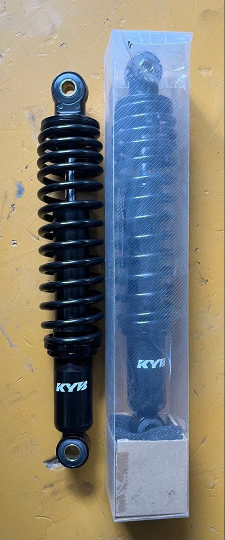 カヤバサスペンション　KYB ブラックリアサス　新品未使用