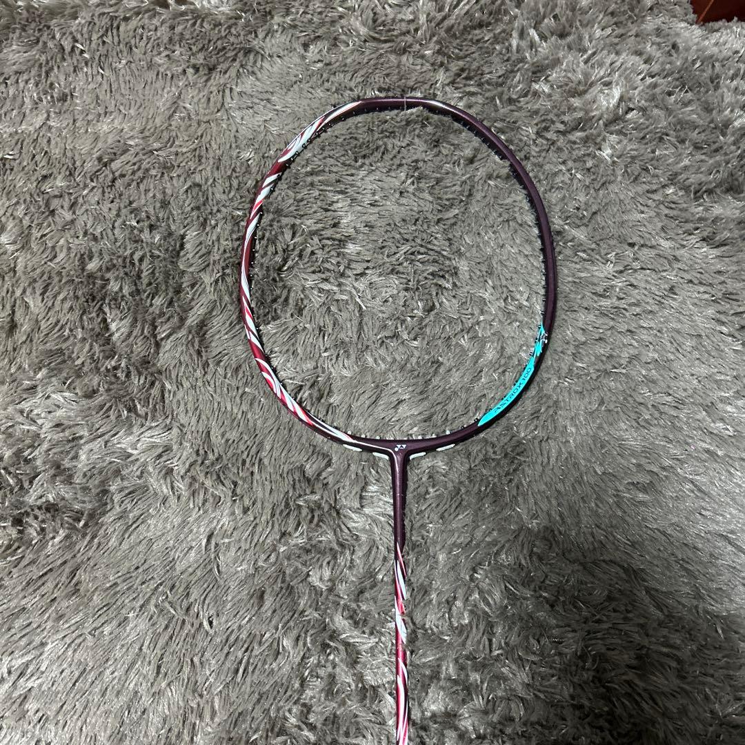 【良ジャンク】YONEX バドミントンラケット ASTROX100ZZ 4UG5