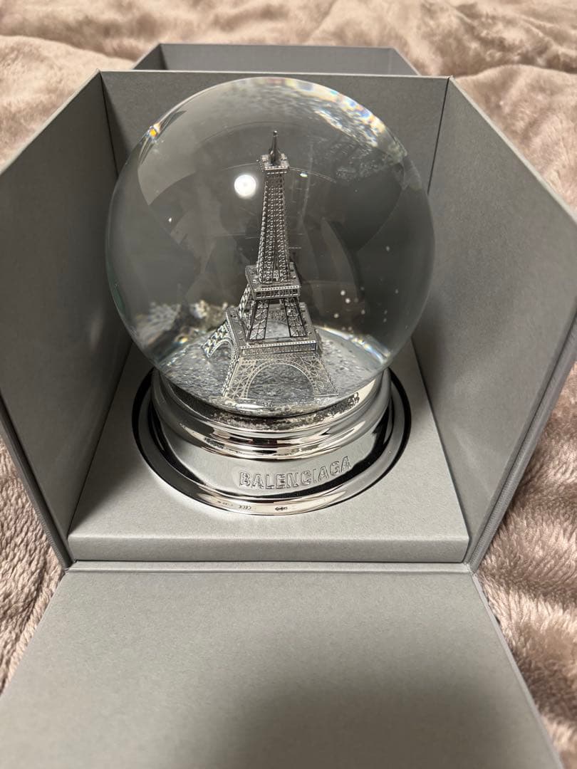 バレンシアガ　スノードーム